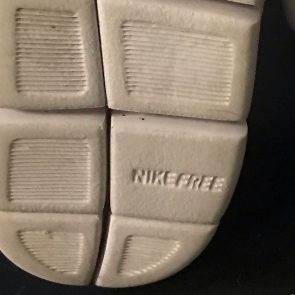 All Black Nike Free size 8C slip on fur lined shoe - Picture 4 of 6